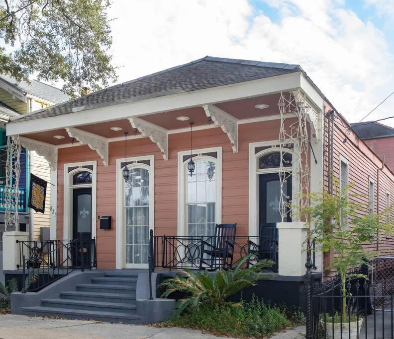 Beautifully Updated New Orleans Home Exterior foto